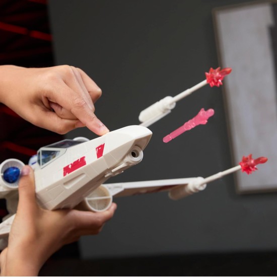 STAR WARS Epic World of Action Luke Skywalker's Force Strike X-Wing, 4-Inch Scale Action Figure & Vehicle, Toys for Boys & Girls Ages 4+