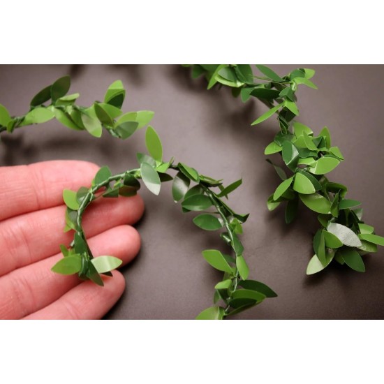 Mini Leaf Garland, Dollhouse Miniature Ivy Leaf Vine Garland, Dollhouse Mini Wreath, Miniature Christmas Garland, for Making 1:6 Scale Dollhouses Wreath, Fairy Wedding Crowns, Decor (11 foot)