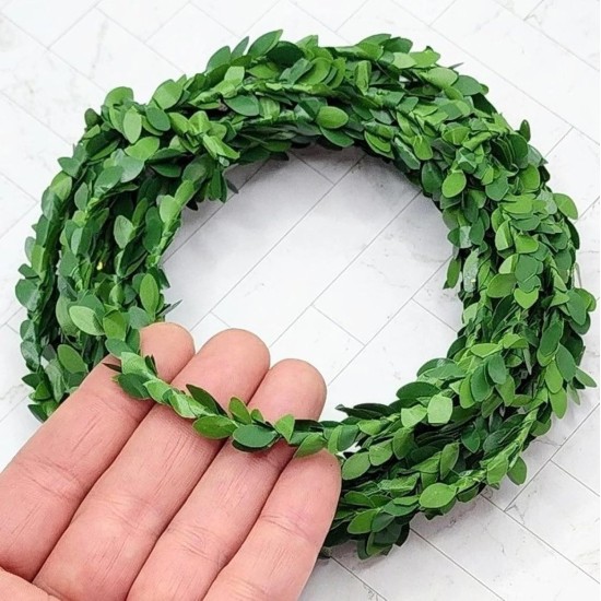 Mini Leaf Garland, Dollhouse Miniature Ivy Leaf Vine Garland, Dollhouse Mini Wreath, Miniature Christmas Garland, for Making 1:6 Scale Dollhouses Wreath, Fairy Wedding Crowns, Decor (11 foot)