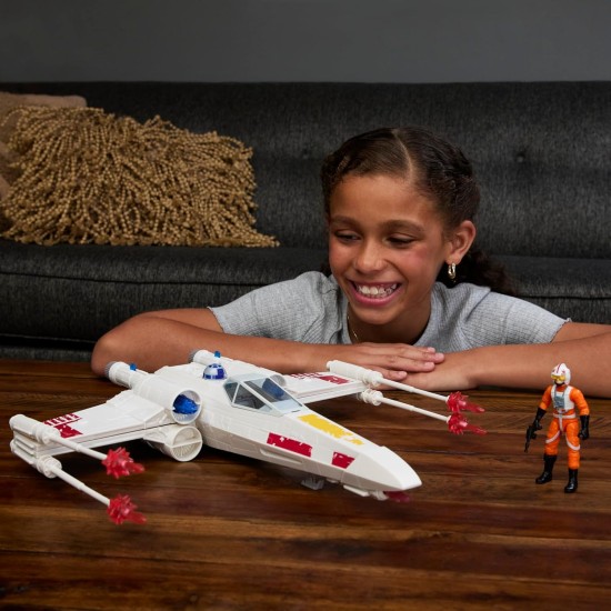 STAR WARS Epic World of Action Luke Skywalker's Force Strike X-Wing, 4-Inch Scale Action Figure & Vehicle, Toys for Boys & Girls Ages 4+